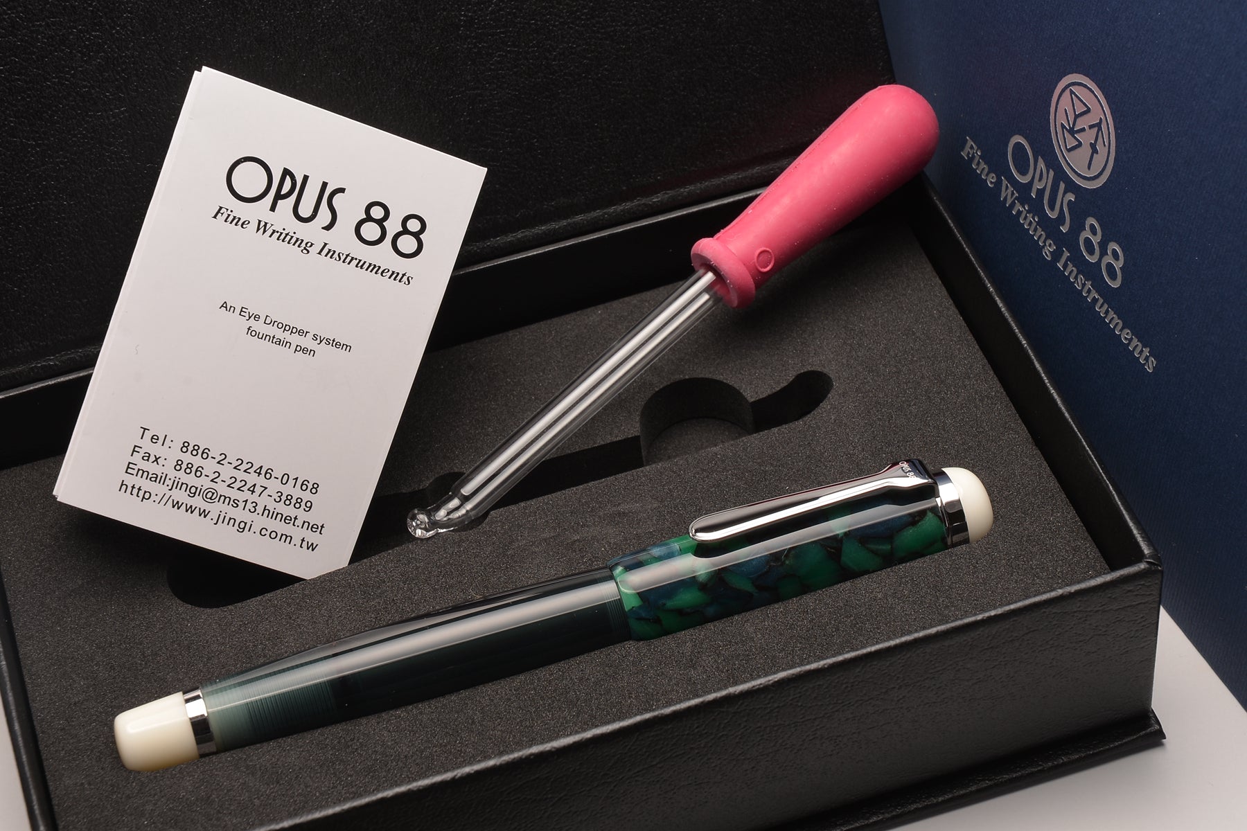 OMAR fountain pen green