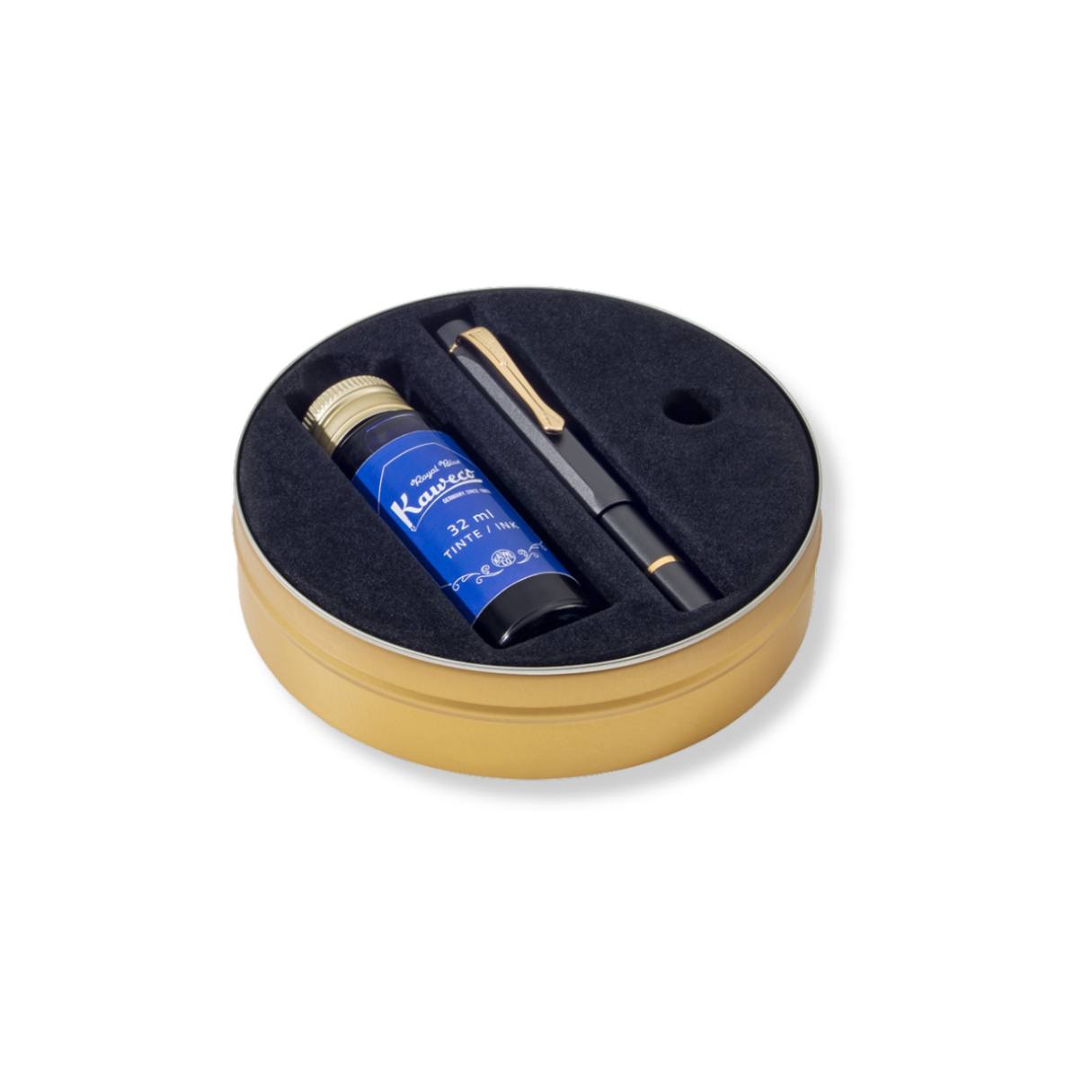 Kolbenfüllhalter von Kaweco in zugehöriger Dose mit passendem Tintenglas der Farbe midnight blue.