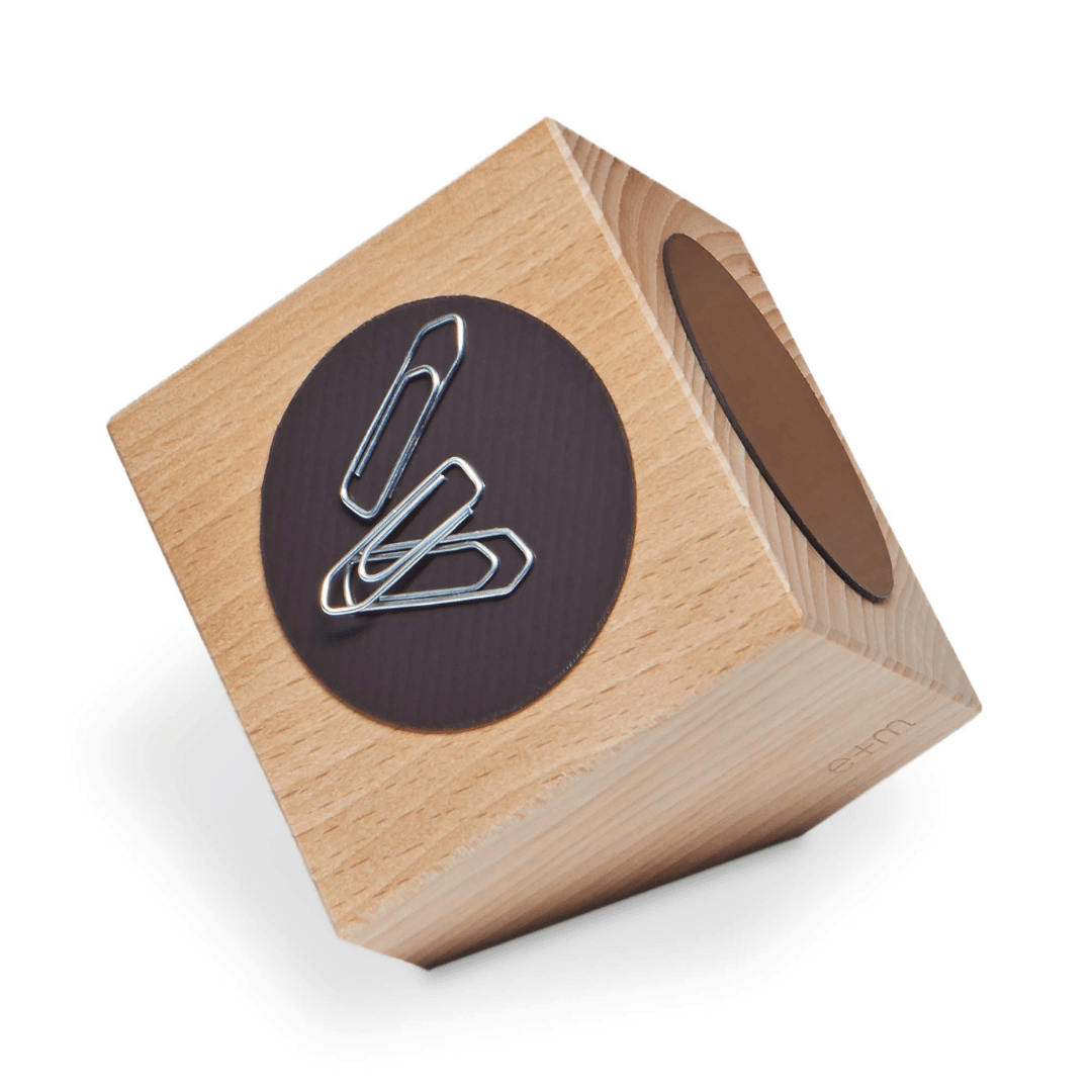 e+m - Cube Pin