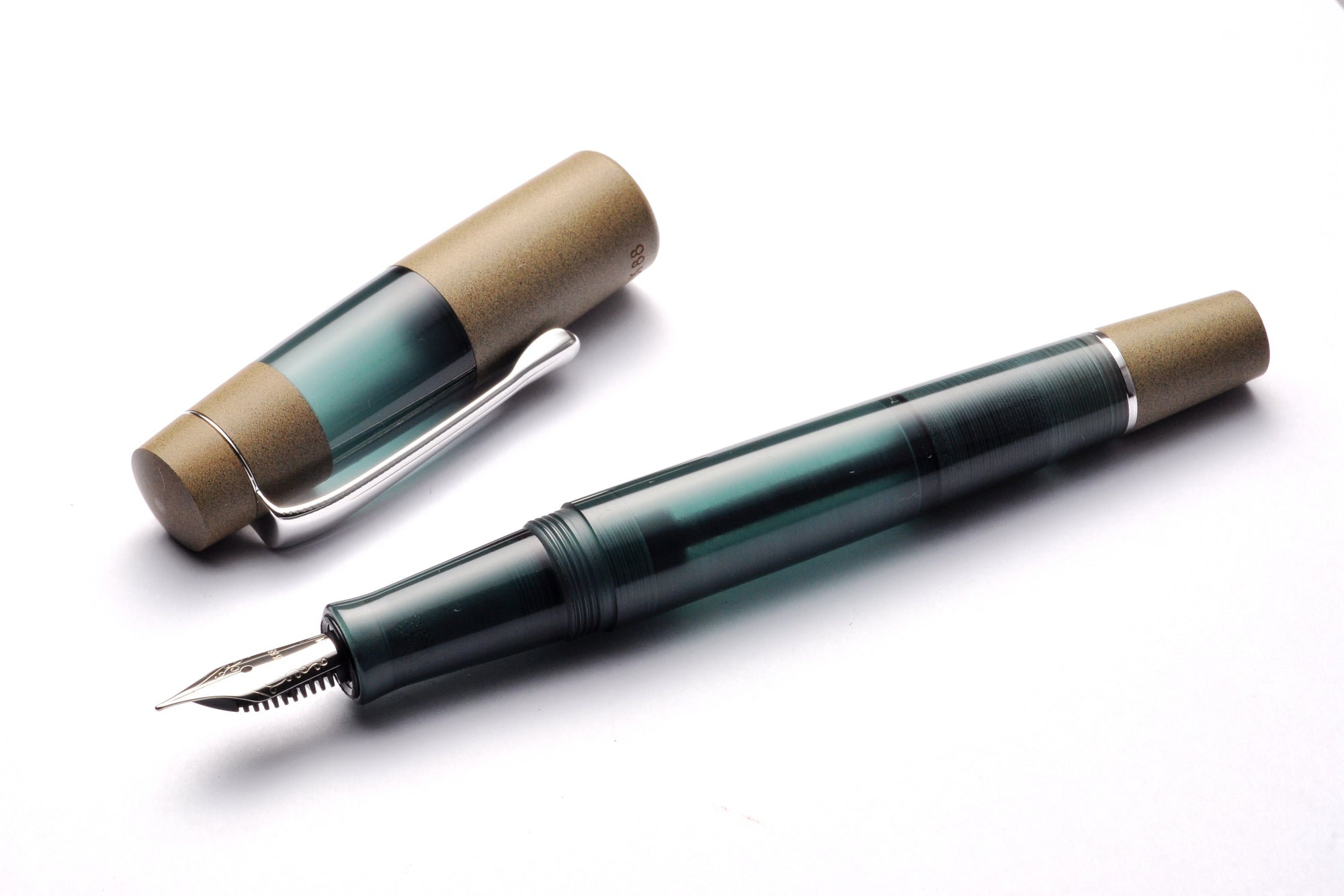 Opus 88 Koloro fountain pen