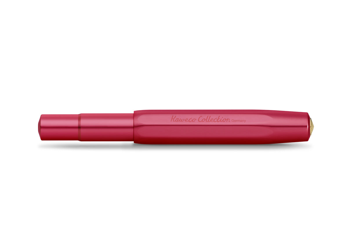 Kaweco Füllhalter Aluminium aus der Collection Serie in der Farbe ruby, der Füllhalter ist geschlossen
