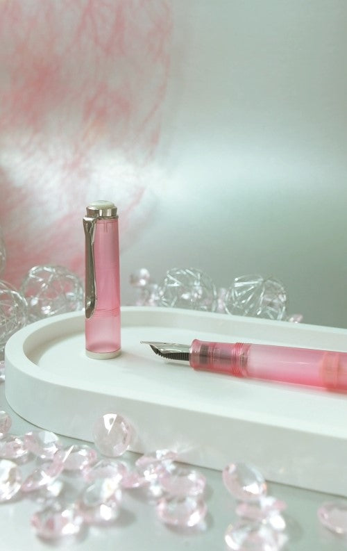 Pelikan fountain pen Classic 205 Rose Quartz