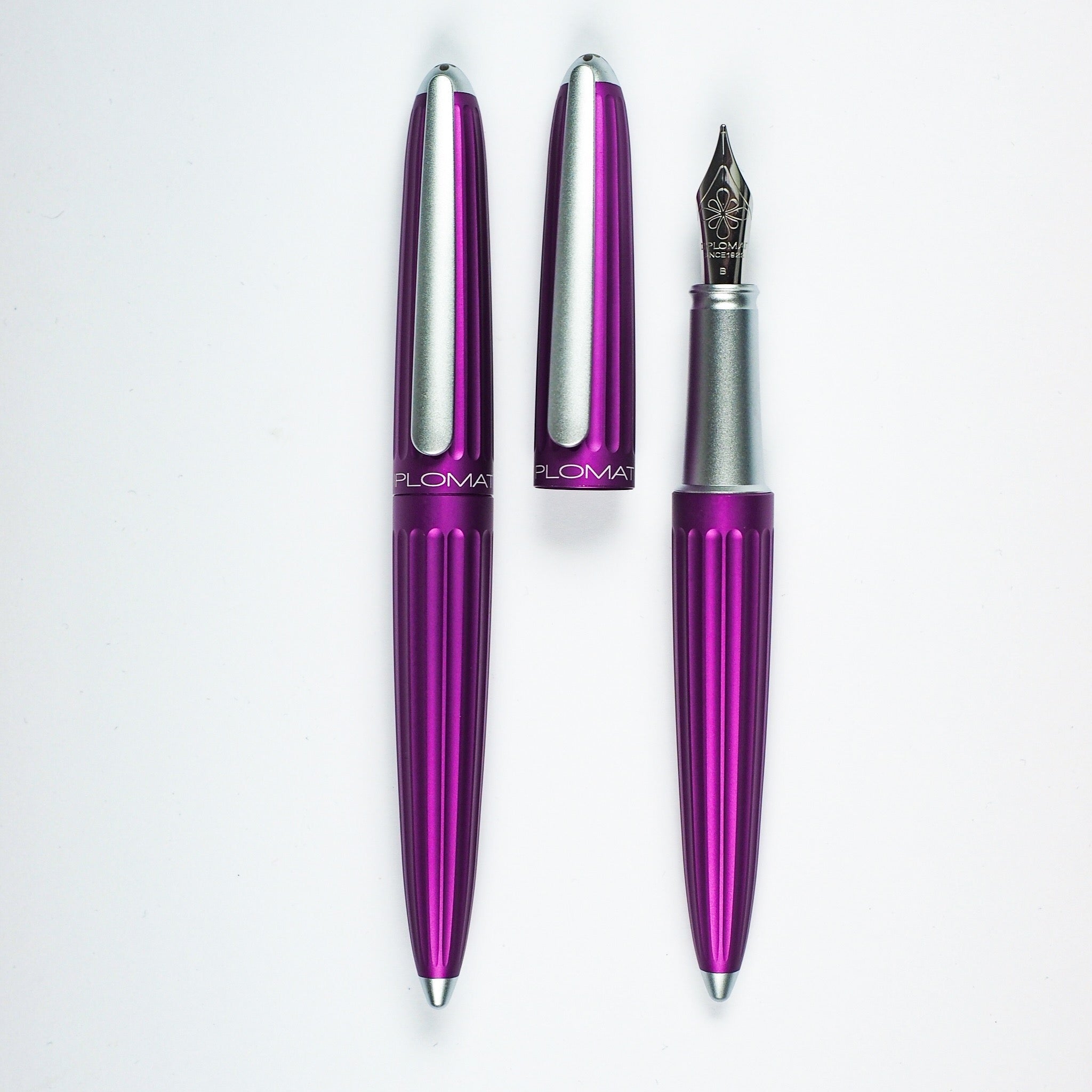 Diplomat fountain pen Aero violet